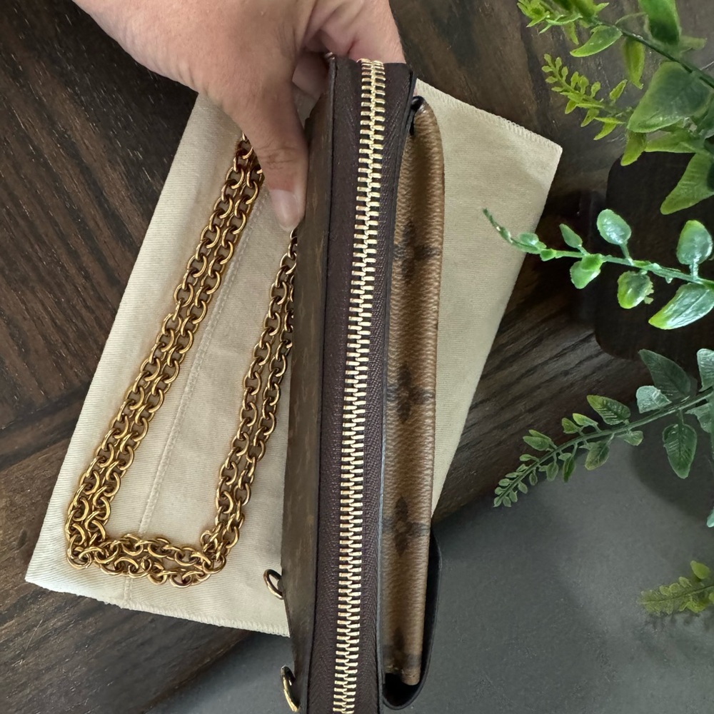 Reverse Monogram Vertical Wallet - on chain - Picture 5 of 14